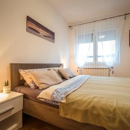 Lux Rakic * بايرت