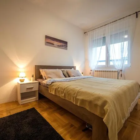 Lux Rakic * Pirot