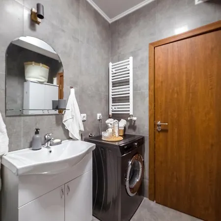 Lux Rakic شقة بايرت